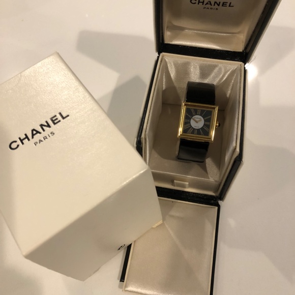 CHANEL WATCH - Picture 11 of 16